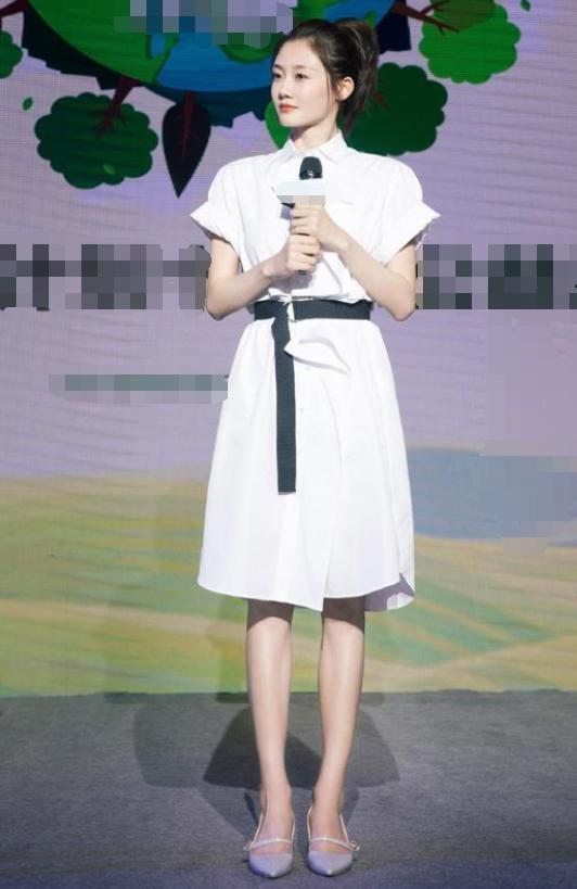 黑色|苗苗太给郑恺长脸，白衬衫配阔腿牛仔裤洒脱利落，清爽干净