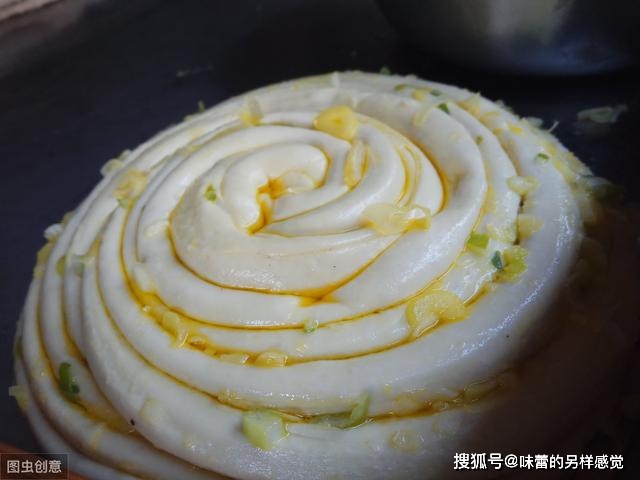 做法|早餐菜谱这样做，2个素菜、烙一张饼，20分钟吃进嘴里，营养美味