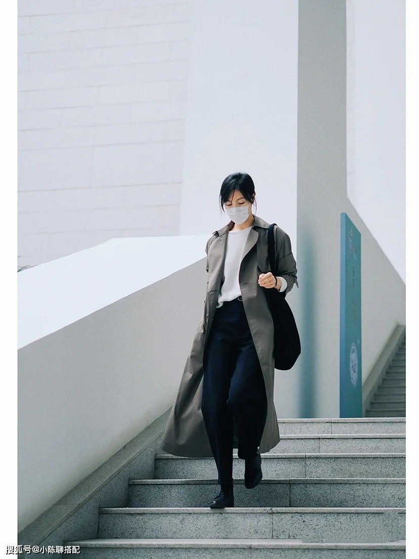 服装|女人到了中年，穿衣打扮要“得体”，更要学会不装嫩也不显老