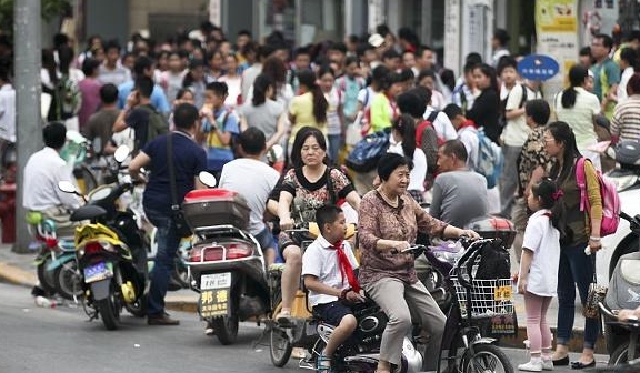 婴儿|孩子上幼儿园，接孩子时注意这4点，才能让自己的孩子被人羡慕