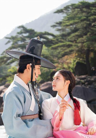 因为|新播韩剧《红天机》,涉嫌抄袭,网友吐槽韩国版《琅琊榜》