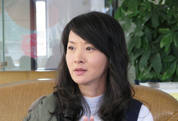 时间|谢兰:挥泪反哺聋哑父母,婚后丁克11年,39岁为爱冒险生子