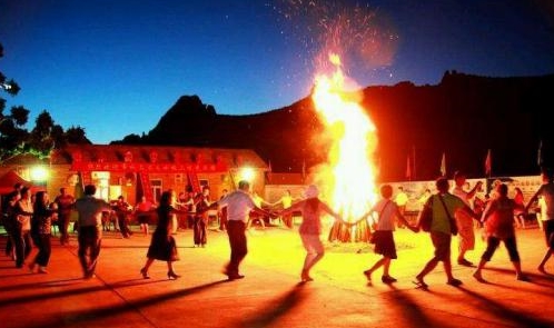 这个存在“宰人”现象的景区，假期一定要避开，网友：票已经订了