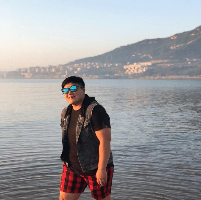 视觉|奥运冠军巩立姣撞脸暖羊羊，身材虽然“大码”，玩起叠穿却很时髦