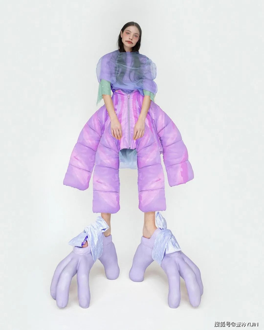 设计|新锐设计师|靠怪兽五指鞋出圈的服装设计师宝藏品牌