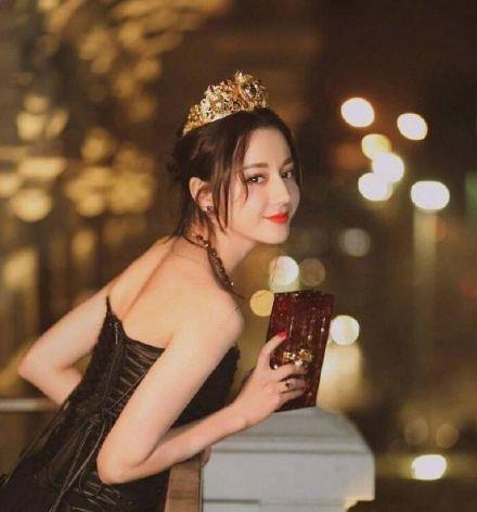 身材|那些大秀A4腰、反手摸肚脐的女星们，为何不敢跟景甜比穿旗袍？