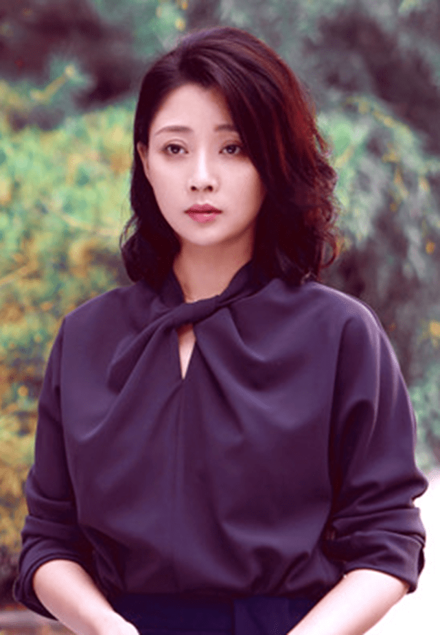的殷桃陆陆续续出演了许多优秀的影视剧,像大家熟知的《女人一辈子》