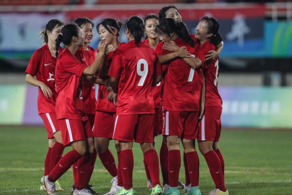 上海U18女足蟬聯全運會冠軍 教練�：我們團隊的力量