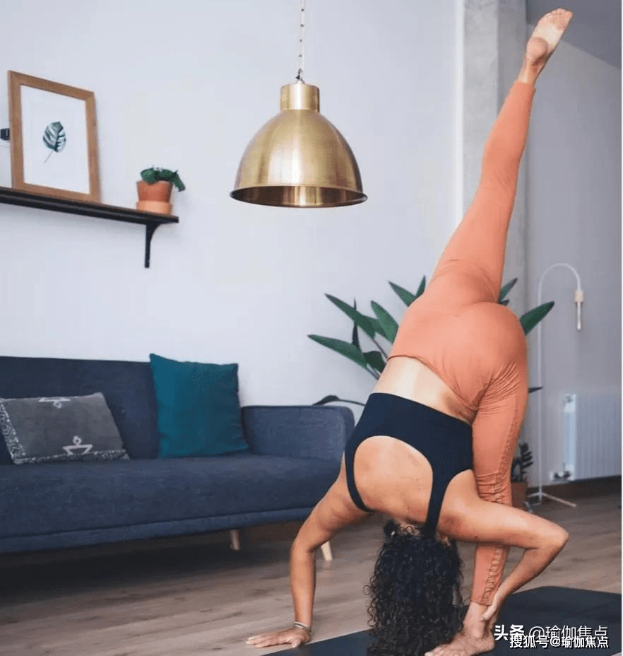 怎样才能当瑜伽老师 0568bd121cef440a8e7f34c5585eb1df.png