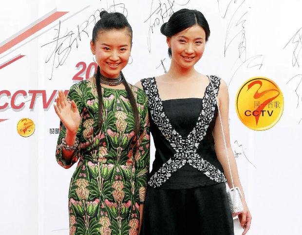 内衣|爆炸头、工装裤、貂皮配内衣，以前的女星红毯原来这么敢穿