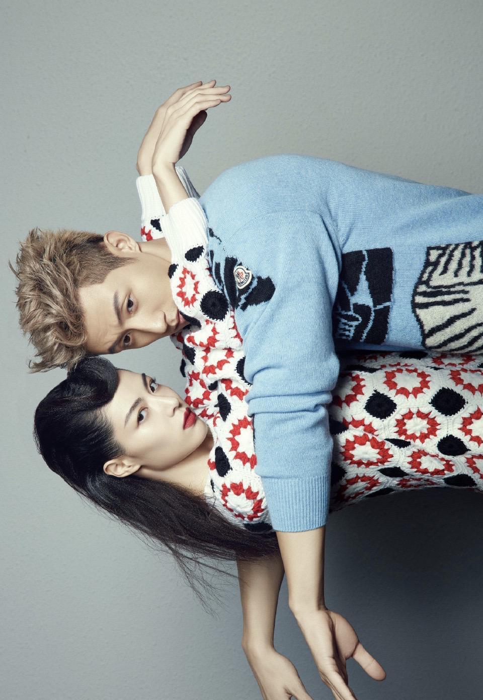 黄景瑜|黄景瑜和钟楚曦同喝一杯奶茶，俩人印花毛衣，cp感好强