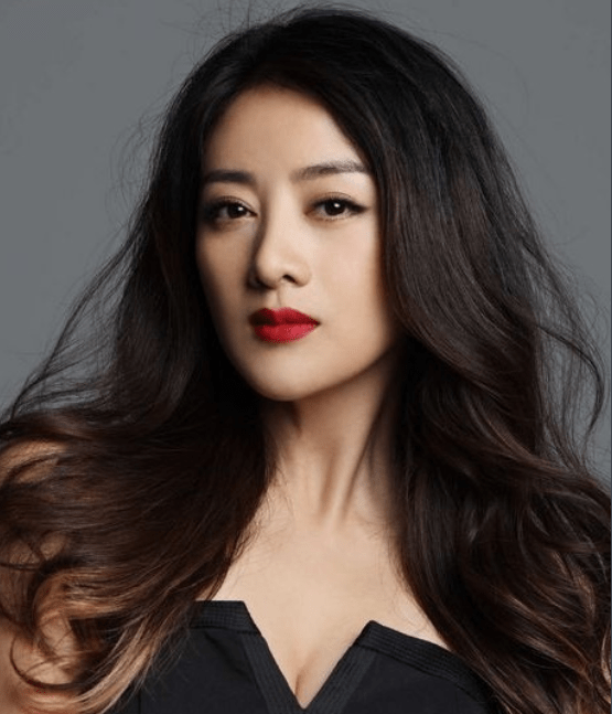 书名:《杜冰雁》嫁给了一个六岁的丈夫 婚后被誉为仙女 对方有很好的职业前景