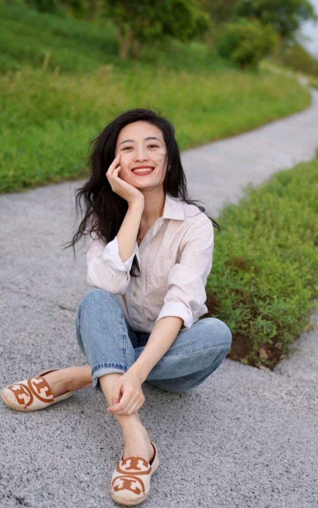 黑色|日常穿搭可以简简单单，但要懂得穿搭技巧，才能脱颖而出