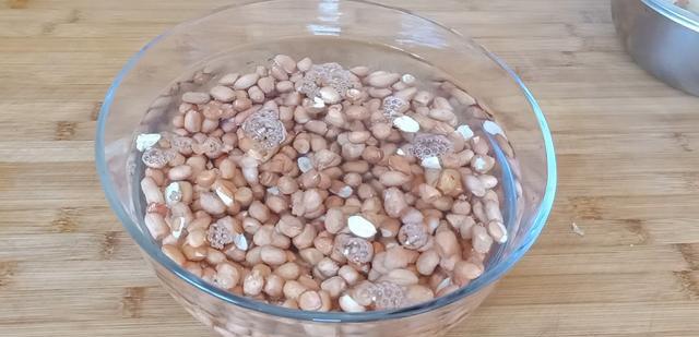 小厨|冬天孩子迷上吃此零食,营养比鸡蛋高3倍,不炸不煎,越吃越解馋