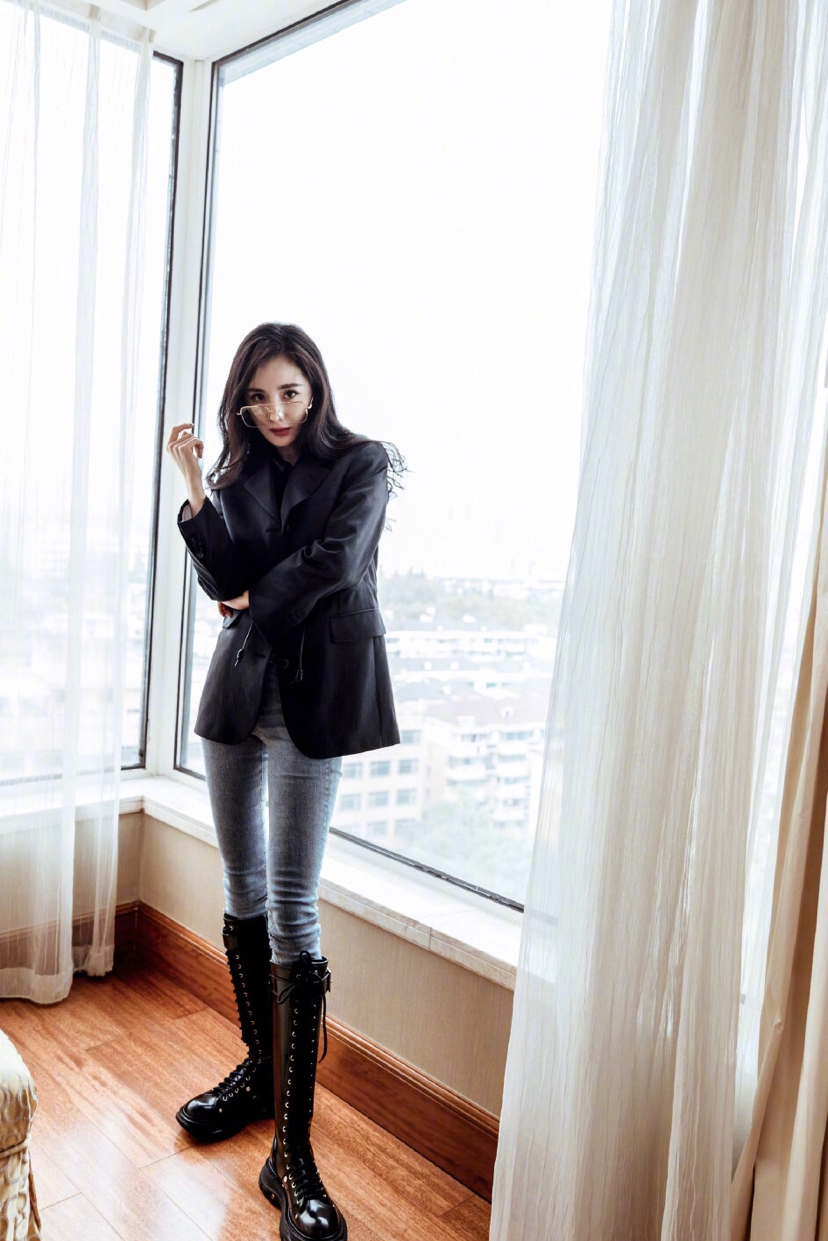 一线|女明星忠爱长靴,宋祖儿、杨幂都还好,身为一线男星的他居然也在尝试!