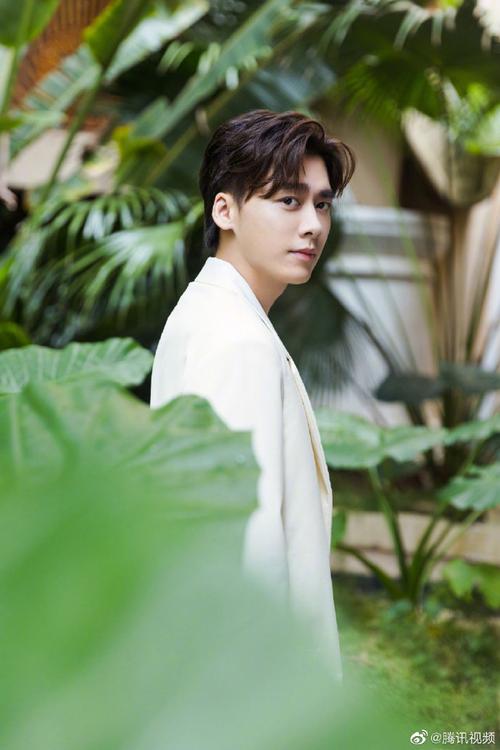 宝藏|李易峰怎么可以这么帅呢，穿搭也很好看，真是人间宝藏啊