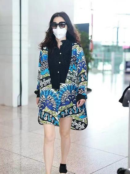 分析|不服老!46岁梅婷穿得花里胡哨,整个人时髦又洋气,能接受吗?