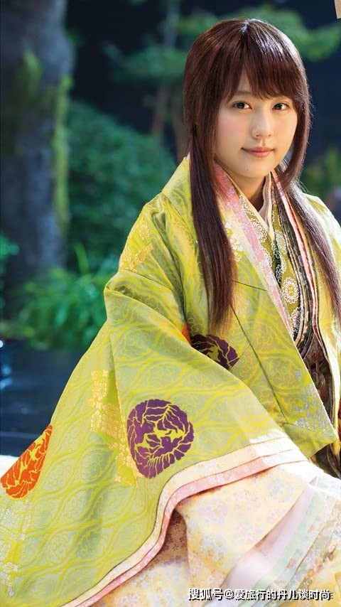 时尚|日本美女有村架纯的时尚穿搭，少女感满满，与生俱来的气质 美爆了