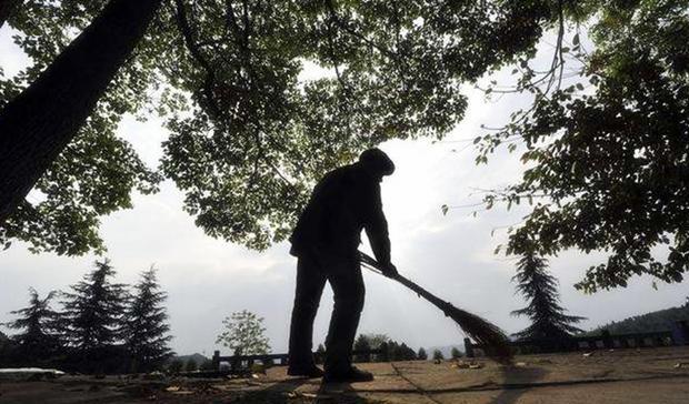 解析梦境中的父亲去世，如何面对恐惧与悲伤，寻找内心的平静