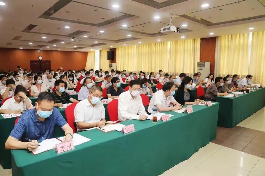 怎么成为党外人士 f3465fa46bee4ada91ab10edd0cbd45f.jpeg