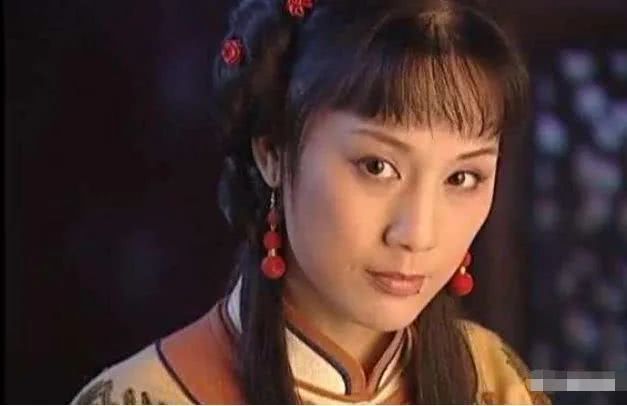 《大敦煌》中的护宝人苏清平,《江山风雨情》中的周皇后,《沧海百年