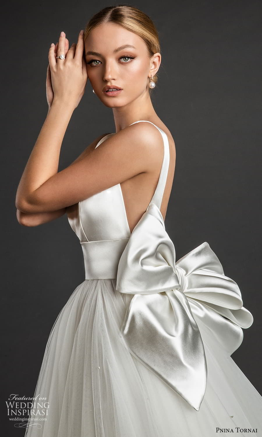 lovebypninatornai2022婚纱系列令人惊叹的现代新娘嫁衣