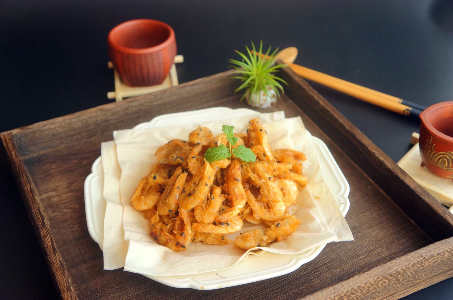 原创小河虾怎么做才好吃?当然是油炸,连壳一起吃更营养