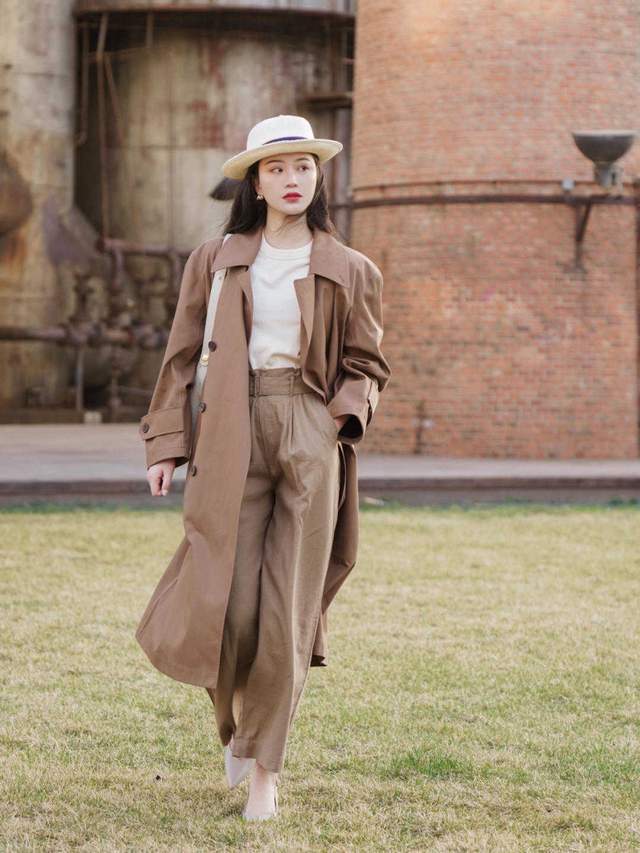 大衣|穿上秋天的第一件大衣，搭配牛仔裤更实在，保暖又时尚，好美