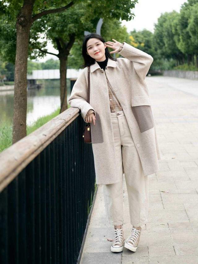 大衣|穿上秋天的第一件大衣,搭配牛仔裤更实在,保暖又时尚,好美