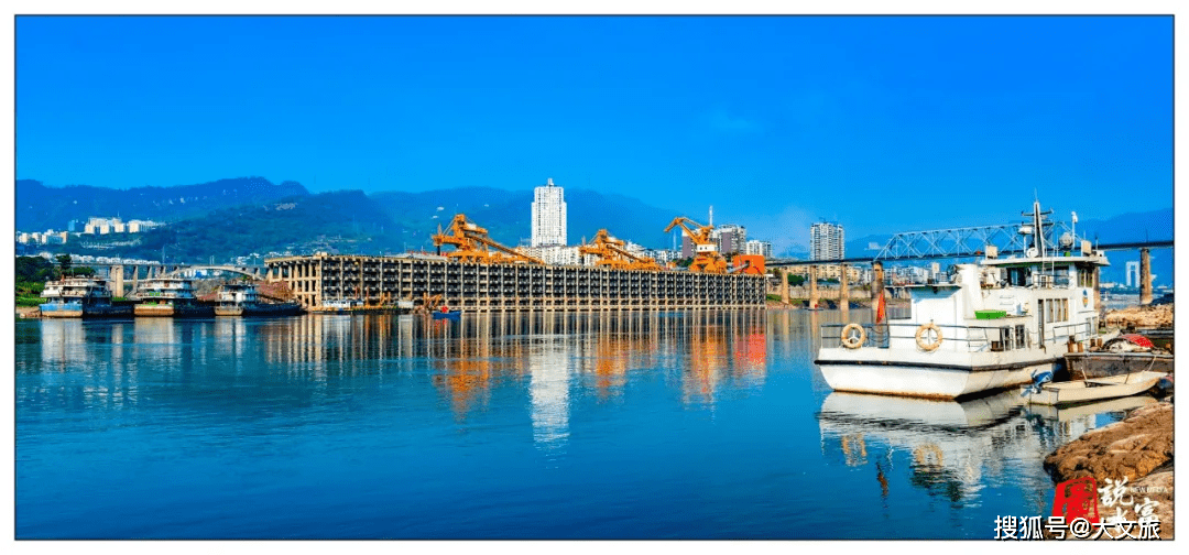 云南北大门水富城市之光璀璨绽放