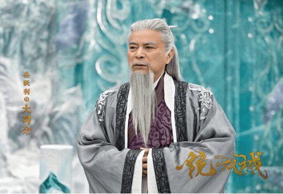 官宣|《镜双城》官宣海报，李易峰携手陈钰琪寻觅梦想家园