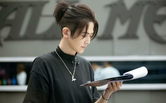 兄弟|《哥哥》里的5个小透明：2人太佛系2人改写剧本，刘端端成隐形人！