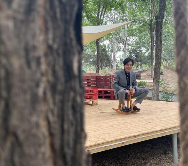 于和伟|于和伟斩获白玉兰最佳男主，但为什么会说，黄轩和王凯虽败犹荣？？