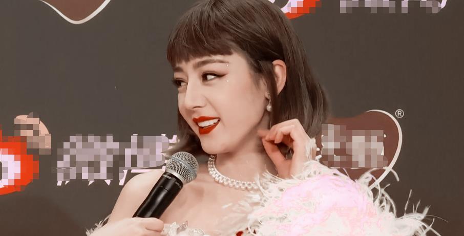 微博之夜2021完整版迪丽热巴 548173b105484b5c84f93e187d87a8ee.jpeg