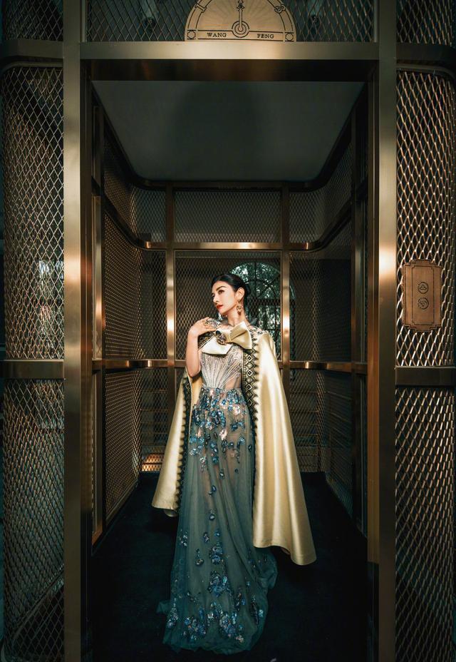 黄奕|黄奕晒女王写真气场强，感慨自己是“幸存者”，疑回应黄毅清被抓