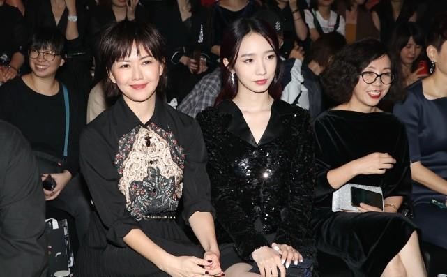 孙燕姿|孟美岐、孙燕姿都挺有气质的,虽然两人年龄差挺多,但各有各的美