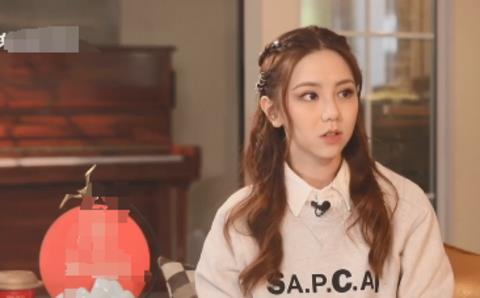 快男|邓紫棋：先结婚再生小孩，疑内涵华晨宇，头套颜色暗示被绿了？