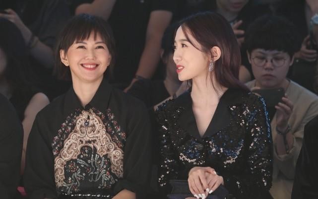 孙燕姿|孟美岐、孙燕姿都挺有气质的,虽然两人年龄差挺多,但各有各的美