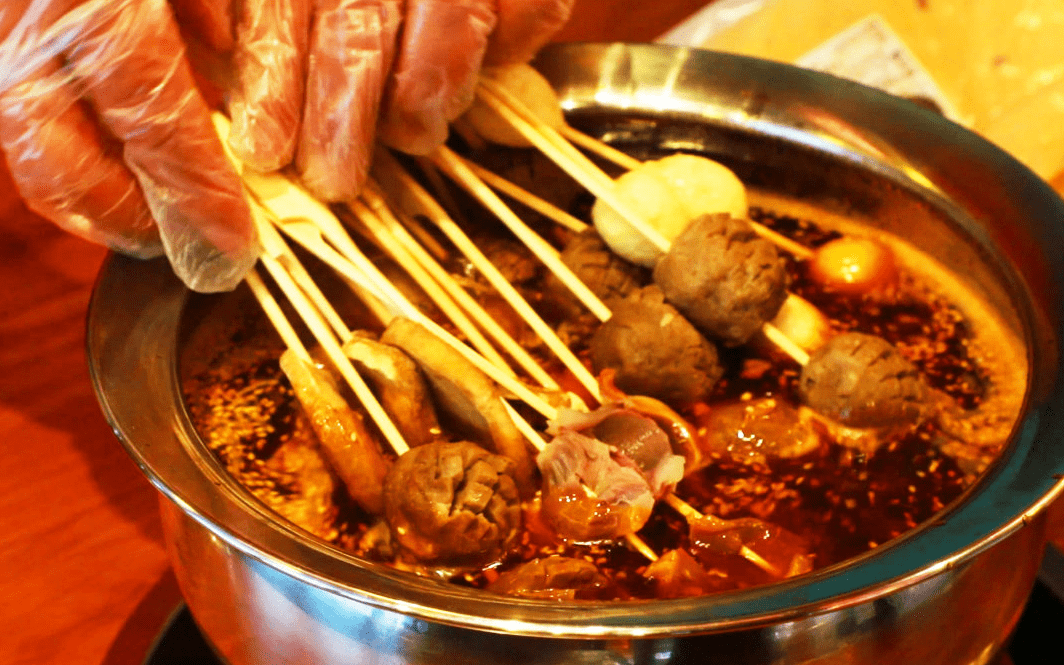 江蘇東臺美食街在哪裡?草市街冷鍋串串就是這麼