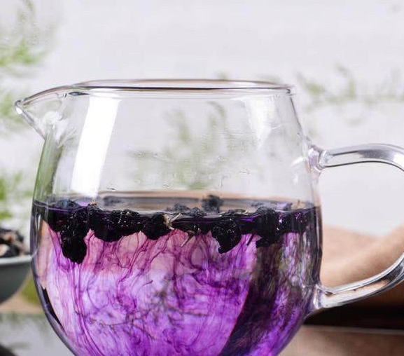 降低|血糖高，脸先知，多吃三菜，常饮三水，多按三穴，可平稳血糖！