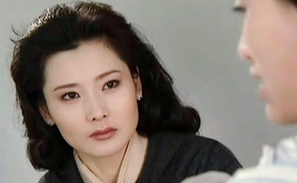 何赛飞|这6位女星的“狐狸眼”太美了,妩媚中透着灵动,媚到了骨子里