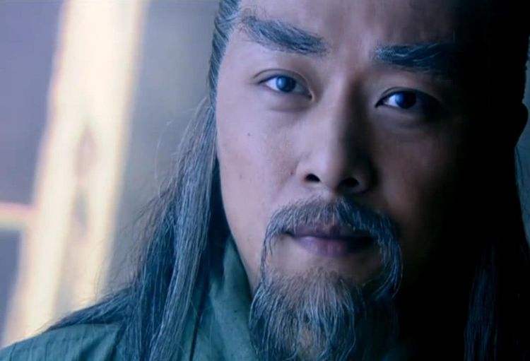 而电视剧版本当中的剑圣殷若拙,实力要比酒剑仙莫一兮强上了一个层次.