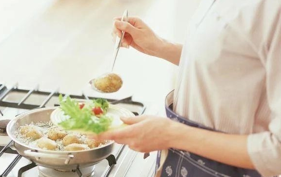 控制|血糖多高算糖尿病?糖尿病人怎么吃怎么动更利降糖?