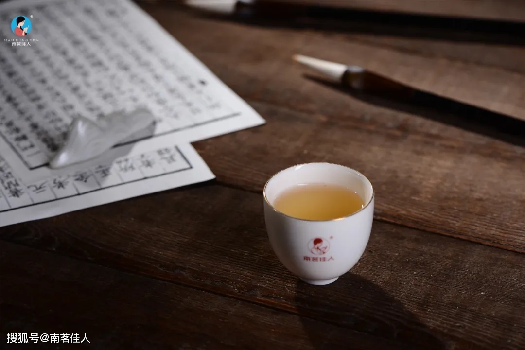 滋味|做旧造假轮到白茶了？这些手段我都看呆了！