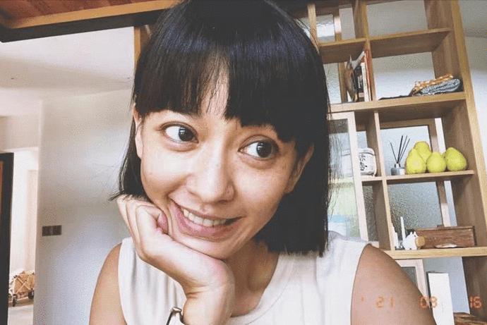 小初|陈意涵剪短发迎二胎，大方晒脸上皱纹黑斑，被丈夫取笑像换了老婆