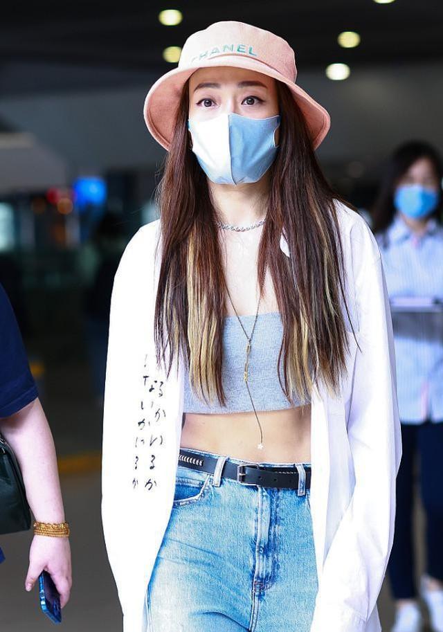 女孩子|容祖儿把女团气质写在身上，穿短上衣看着好精致，就是眉眼有点老