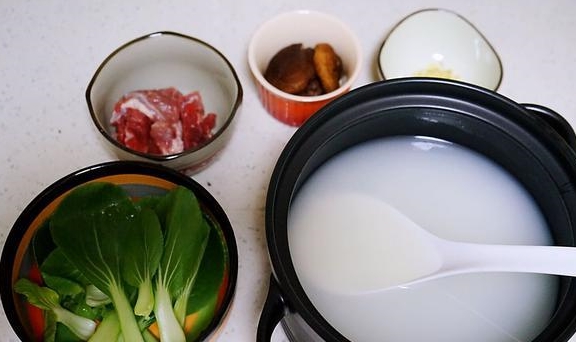 蔬菜|秋季早餐,得常喝这种蔬菜粥,口感咸香糯滑,促进食欲一天都精神