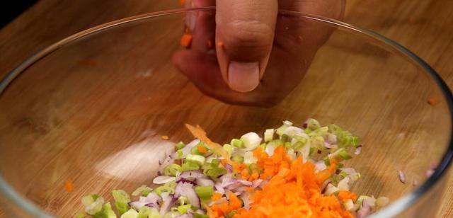 做法|早餐不要再买着吃了，试试新做法，好看又好吃，上桌全家人抢着吃