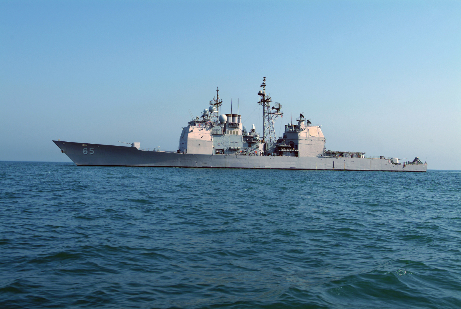 原创搭载宙斯盾作战系统,美海军巡洋舰虽战力强大,但有明显缺陷 !