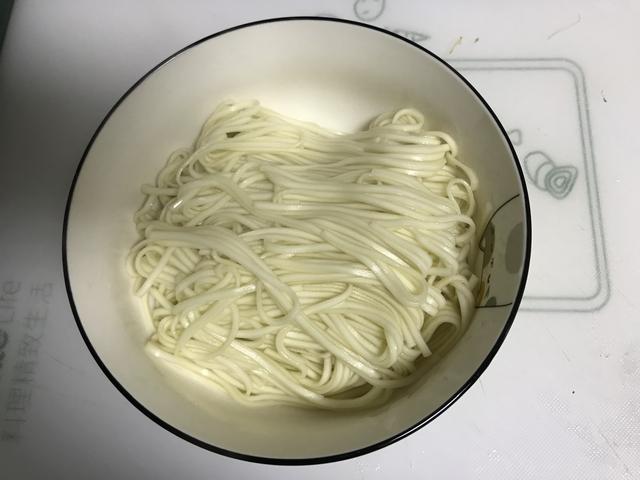 做法|开学早餐不用愁，聪明的妈妈这样做，高效省时，爽口不油腻，好吃